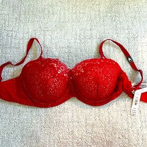 NWT Victoria’s Secret lace bra